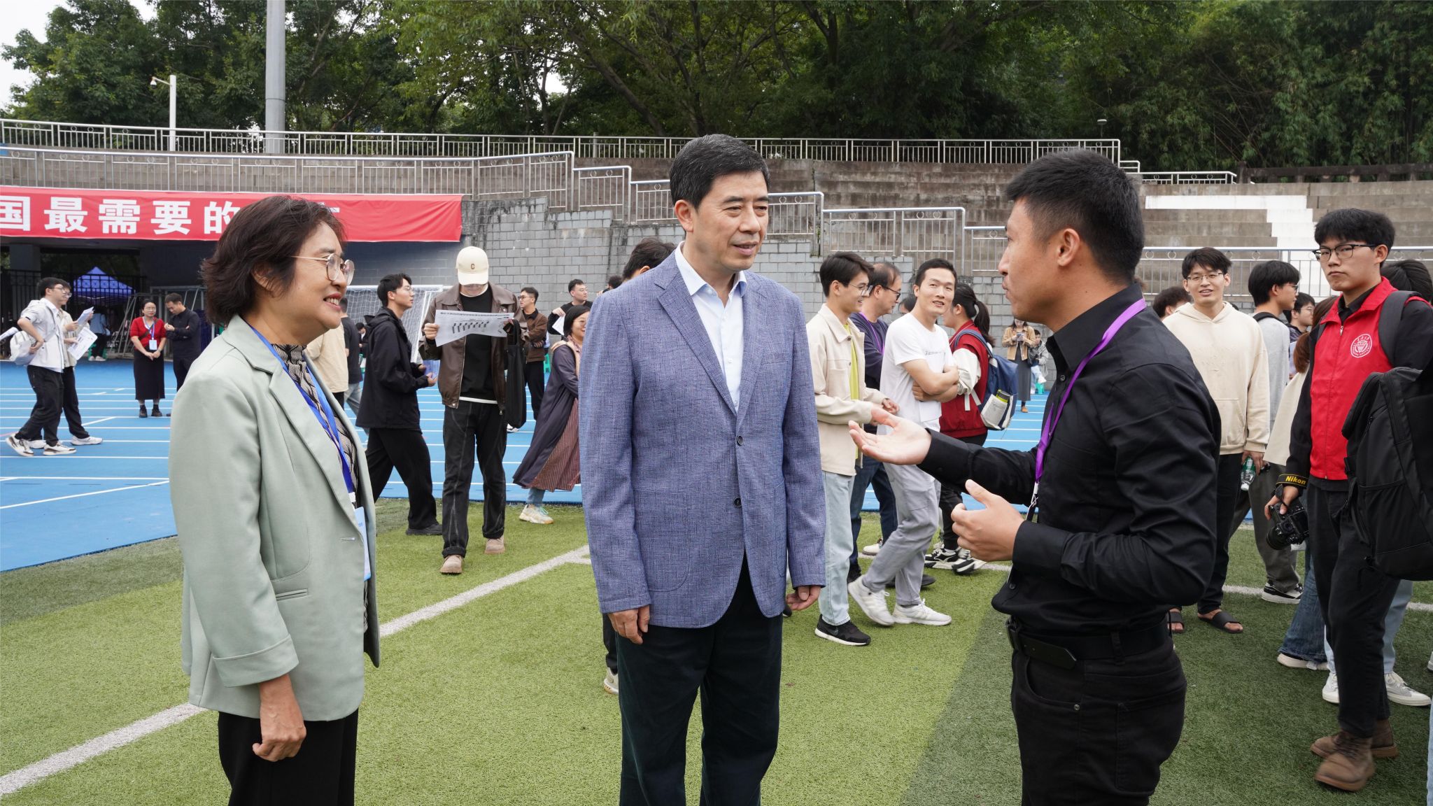 1729561014984090.jpg 舒書記1.jpg